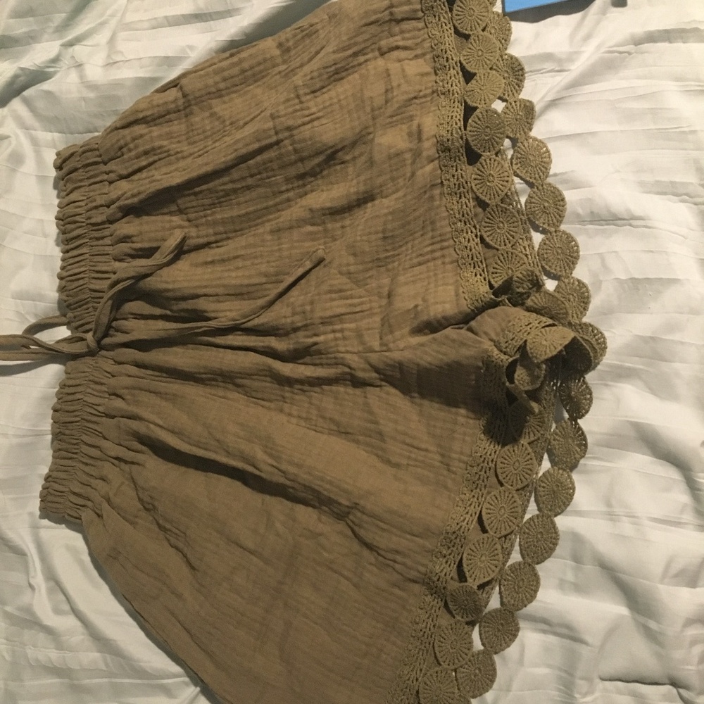 Green Cupshe shorts, S